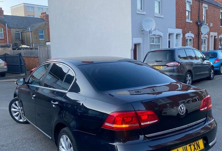 Vand Auto Volkswagen Passat Sedan din 2011 in Northampton, UK