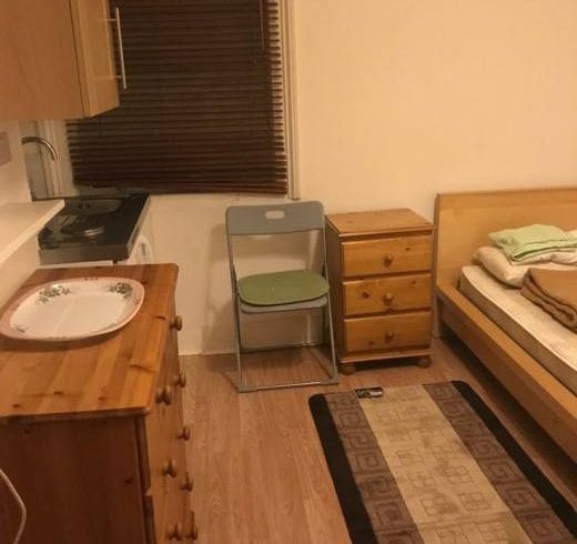 Studio flat in Londra NW10