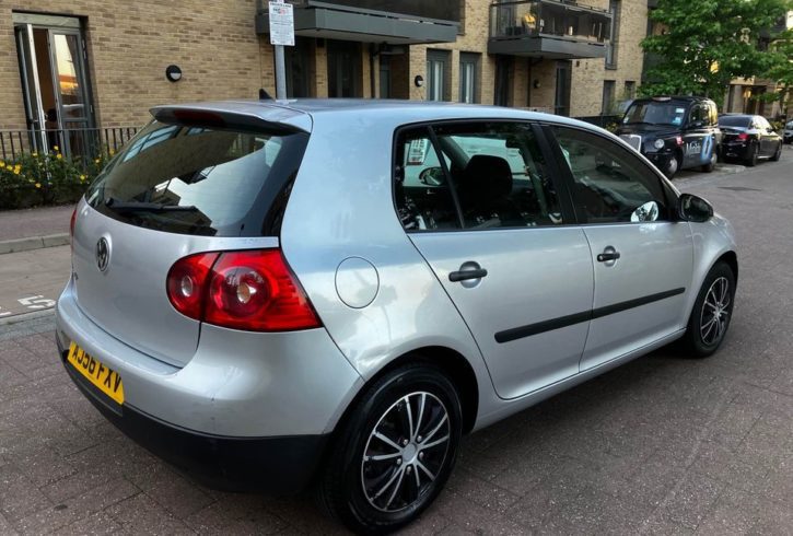 Vand Auto Volkswagen Golf din 2006 in Londra