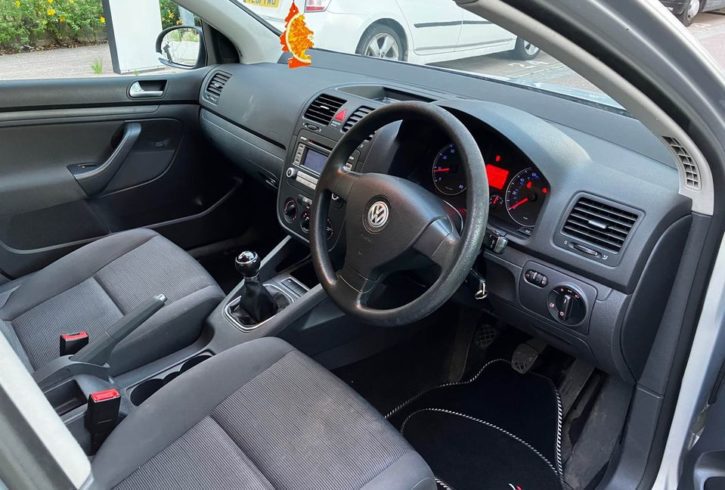 Vand Auto Volkswagen Golf din 2006 in Londra