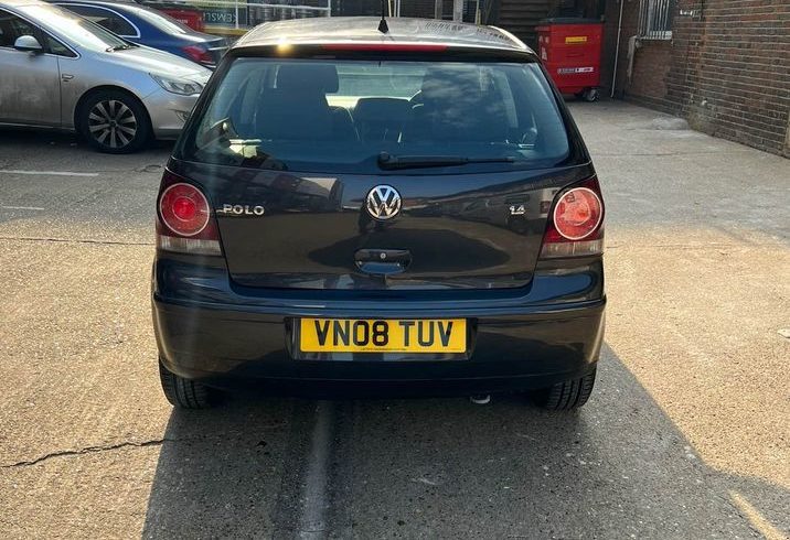 Vand Auto Volkswagen Polo din 2008 in Londra