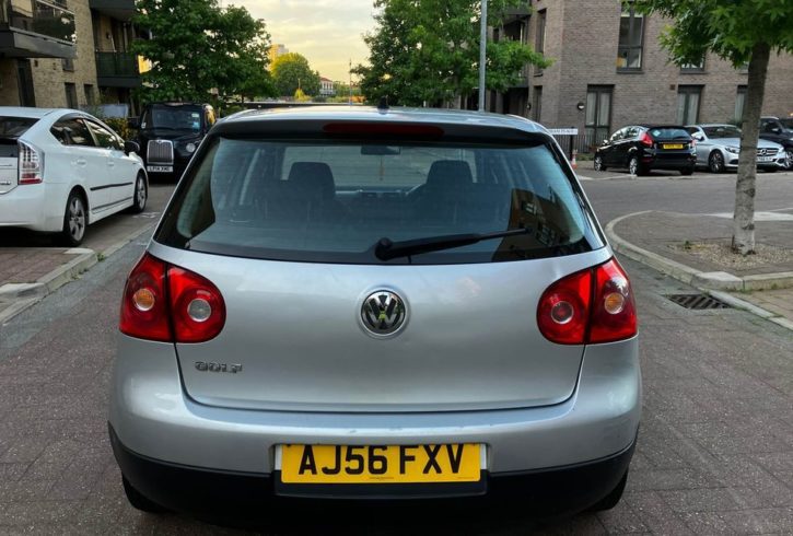 Vand Auto Volkswagen Golf din 2006 in Londra