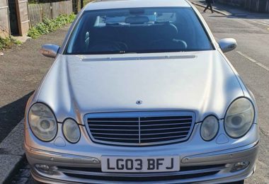 Vând Mercedes Benz E-Class din 2003 in Londra