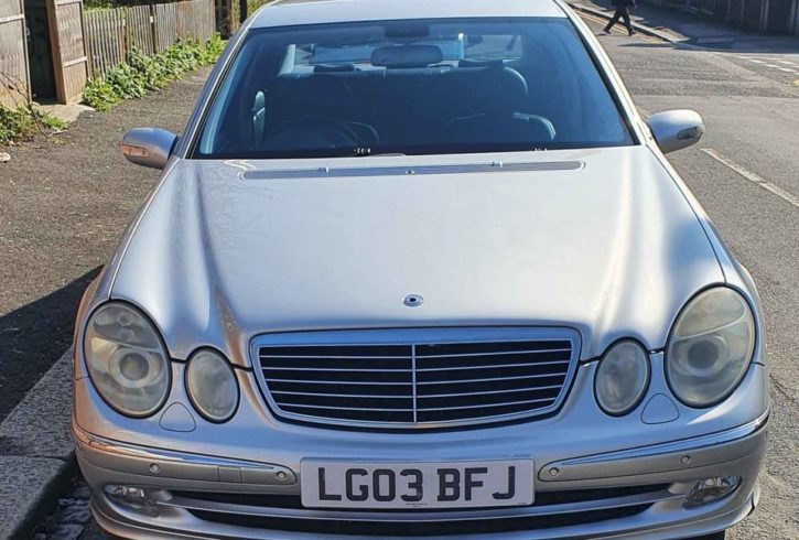 Vând Mercedes Benz E-Class din 2003 in Londra