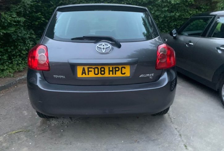 Vand Auto Toyota Auris din 2008 in Loughton, UK