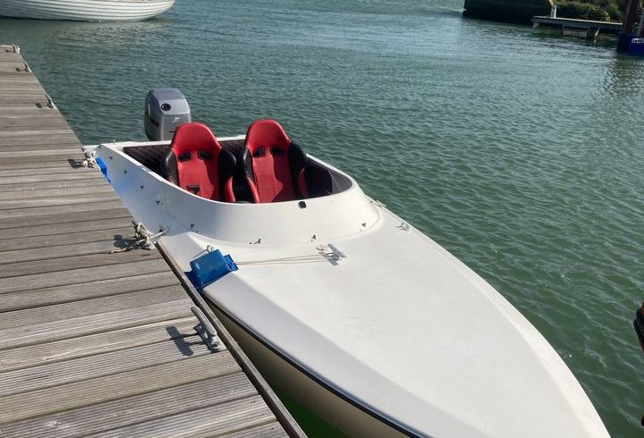 Vand Barca SpeedBoat Cu Motor In Romford, UK