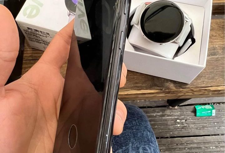 Vand Samsung S20 Ultra si Samsung Galaxy Watch in Barking, Londra