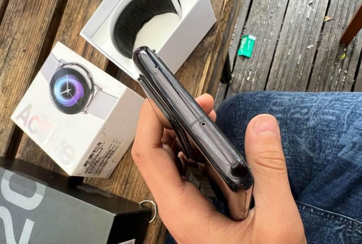 Vand Samsung S20 Ultra si Samsung Galaxy Watch in Barking, Londra