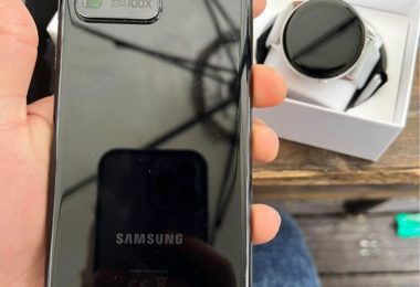 Vand Samsung S20 Ultra si Samsung Galaxy Watch in Barking, Londra