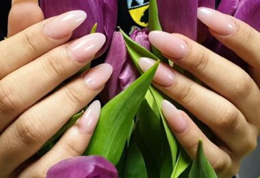 Servicii Manichiura Si Pedichiura In Aldershot, UK