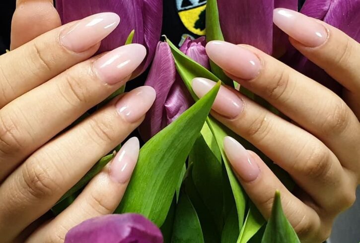 Servicii Manichiura Si Pedichiura In Aldershot, UK