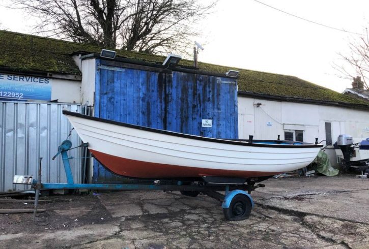 Vand Barca De Pescuit In Stil Clinker in Staines, UK