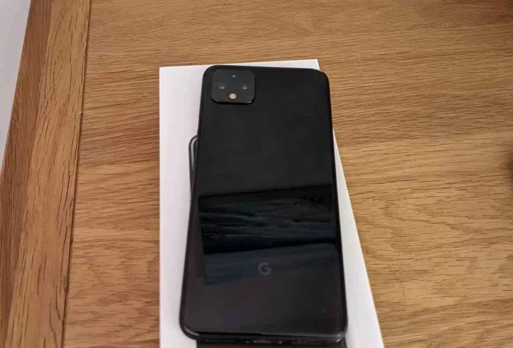 Vand Smartphone Google Pixel 4 XL in Crawley, UK