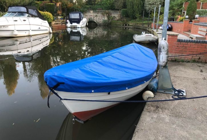 Vand Barca De Pescuit In Stil Clinker in Staines, UK