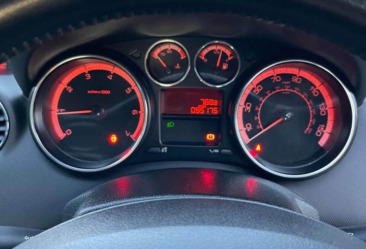 Vand Masina Peugeot 308 in Ilford, Londra