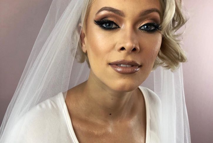 Servicii Profesionale De Makeup Si Extensii Gene In Londra