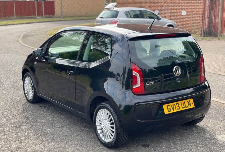 Vand Auto Volkswagen Up din 2013 In Stanmore, Londra