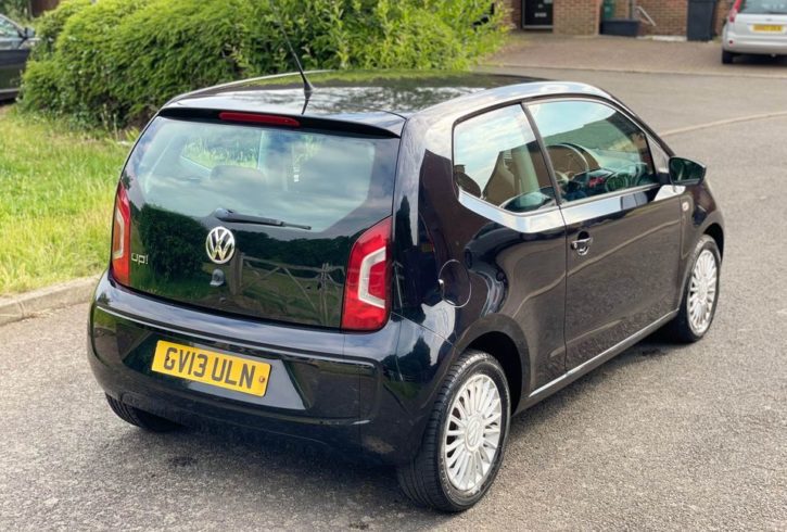 Vand Auto Volkswagen Up din 2013 In Stanmore, Londra