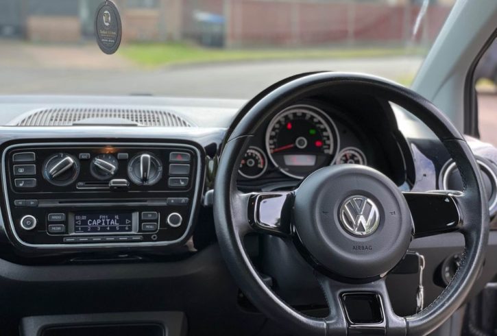 Vand Auto Volkswagen Up din 2013 In Stanmore, Londra