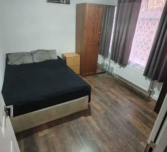 Chirie Camera Double in zona Chingford, Londra