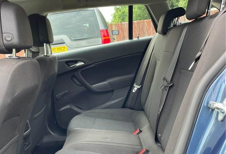 Vand Auto Vauxhall Insignia din 2015 in Hatfield, UK