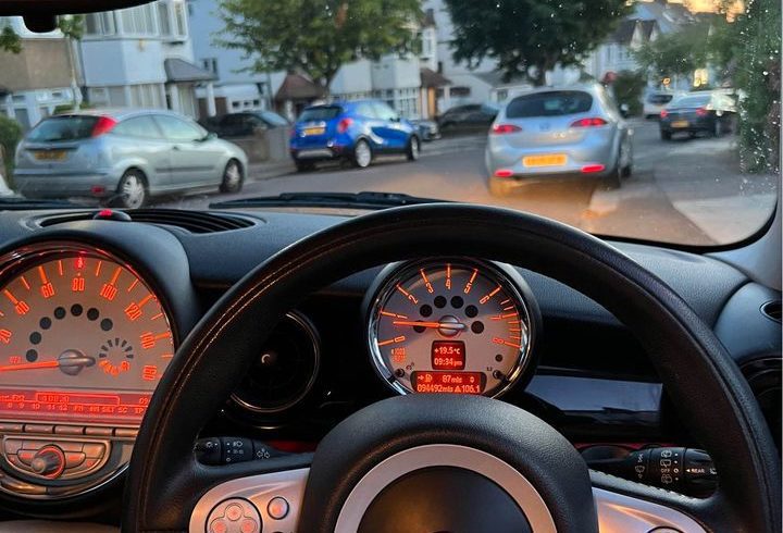 Vand Auto Mini Cooper Din 2009 in Wembley, Londra