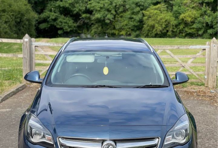 Vand Auto Vauxhall Insignia din 2015 in Hatfield, UK