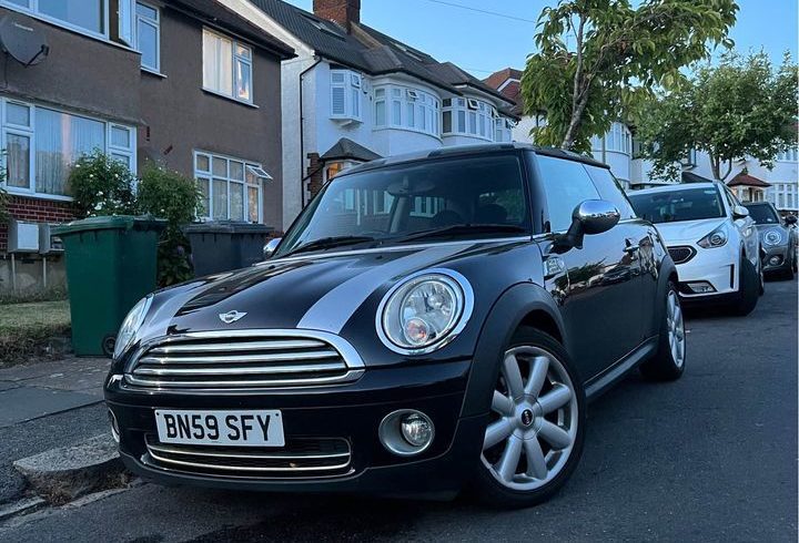 Vand Auto Mini Cooper Din 2009 in Wembley, Londra