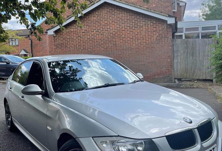 Vand Masina BMW Seria 3 Sedan In Borehamwood, UK