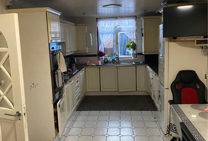 Camera Double De Inchiriat In Upton Park, Londra