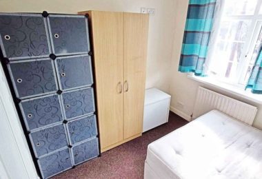 De Inchiriat Camera Single In Chadwell Heath, Londra