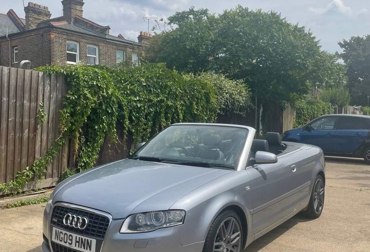 Vand Masina Audi A4 Decapotabila In Londra, UK