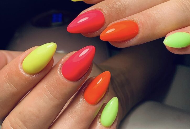 Servicii De Extensii Unghii Cu Gel In Kingsbury, Londra