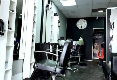 Salon romanesc angajeaza frizer, frizerita Ilford Londra IG1