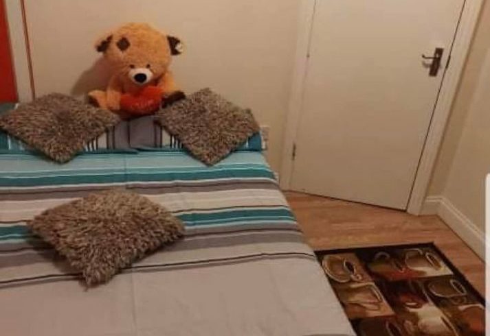 Chirie Camera Single Si Double In Aceeasi Casa In Ilford, Londra