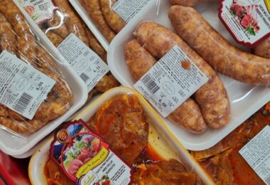 La Trei Pasi - Magazin Traditional Romanesc In Woking, UK