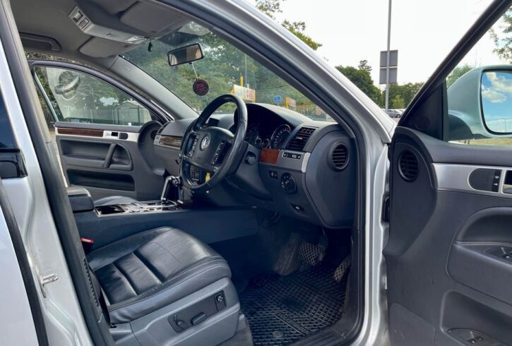 Vand Masina Volkswagen Touareg In Morden, Londra