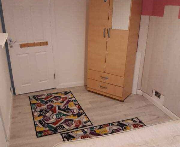 Camera Double De Inchiriat In Redbridge, Londra