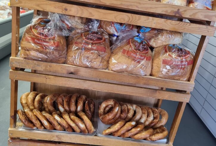 La Trei Pasi - Magazin Traditional Romanesc In Woking, UK