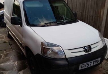 Vand Masina Peugeot Partner In Harrow, Londra