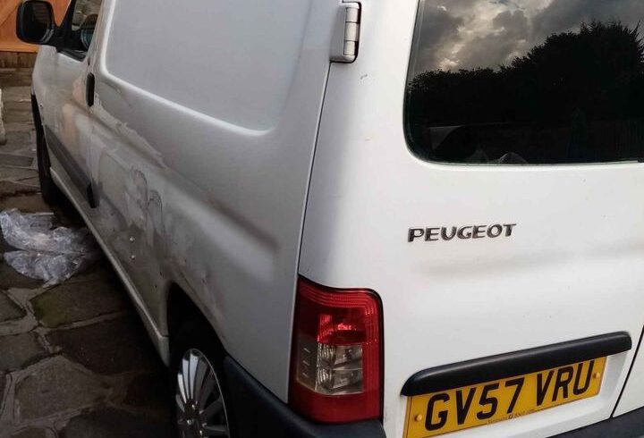 Vand Masina Peugeot Partner In Harrow, Londra