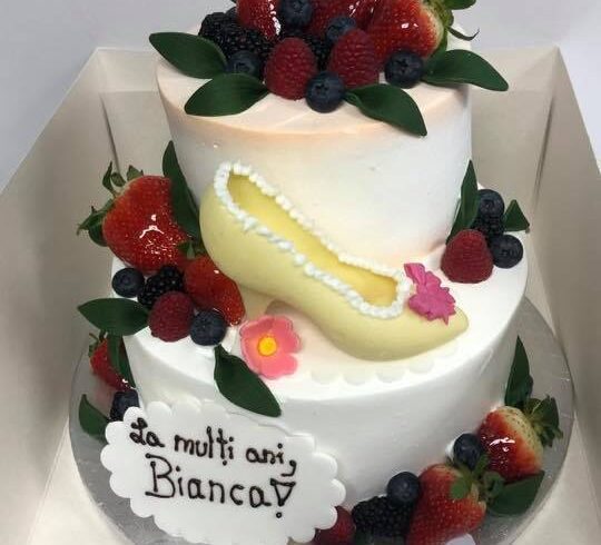 Tort Pentru Aniversari Si Prajituri La Comanda In Barnet, Londra