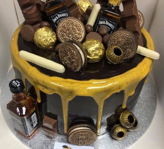 Tort Pentru Aniversari Si Prajituri La Comanda In Barnet, Londra