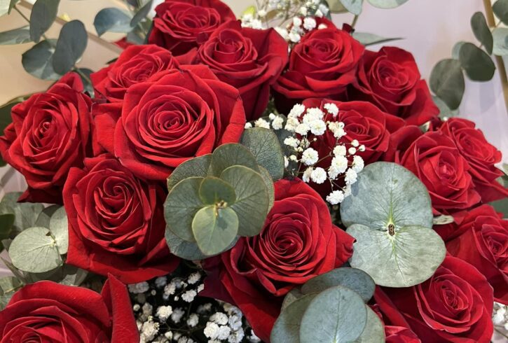 Servicii De Livrare Buchet De Flori La Domiciliu In UK