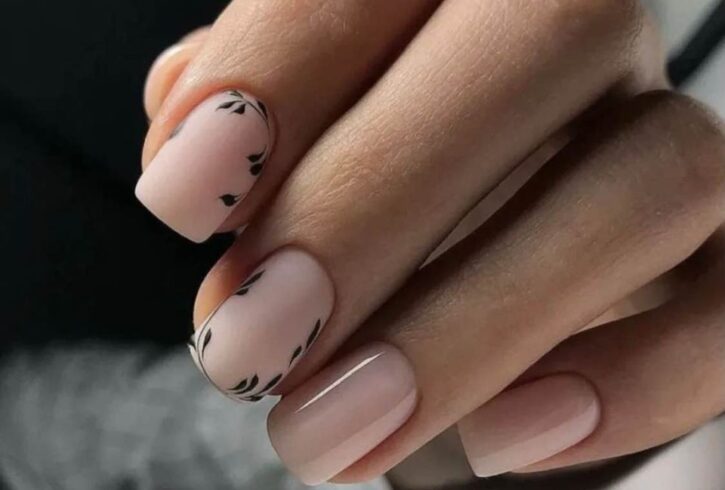 Manichiura Si Pedichiura Unghii Cu Gel In Plaistow, Londra