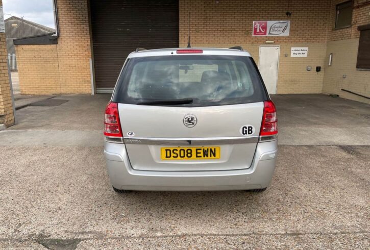 Vand Masina Vauxhall Zafira Cu 7 Locuri In Dagenham, Londra