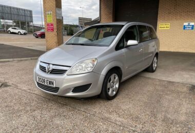 Vand Masina Vauxhall Zafira Cu 7 Locuri In Dagenham, Londra