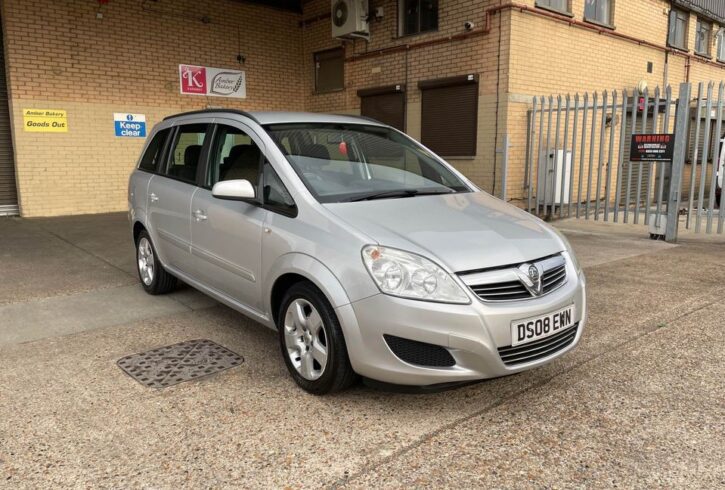 Vand Masina Vauxhall Zafira Cu 7 Locuri In Dagenham, Londra
