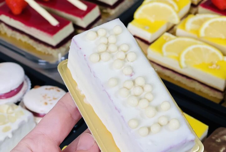 Torturi Si Prajituri Selecte La Comanda In Wokingham, UK