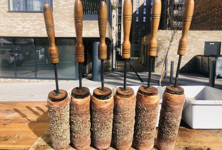 Produse De Patiserie Si Fast Food Romanesc In Harrow, Londra